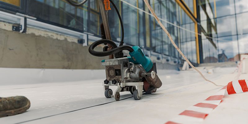 Four Red Flags to Avoid When Hiring a Commercial Roofer