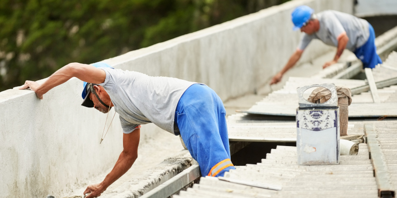 4 Steps to Effective Commercial Roof Maintenance